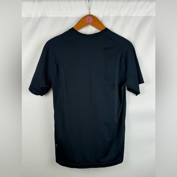 Men's Lululemon Athletic Shirt - Picture 2 of 3